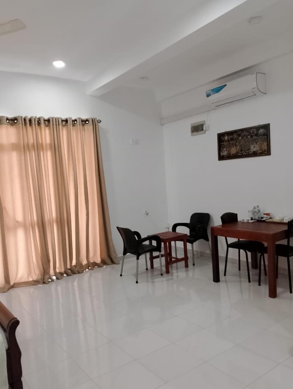 Pinnawala Elephant Front View Hotel Rambukkana Exterior foto